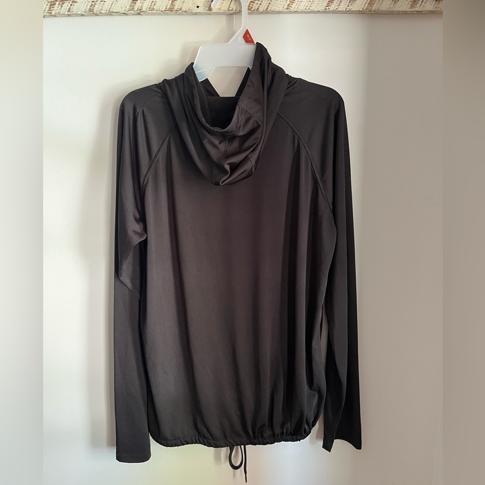 Under Armour women’s long sleeve top - size L